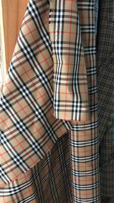 burberry azienda tessuti vigevano|Il tartan Burberry .